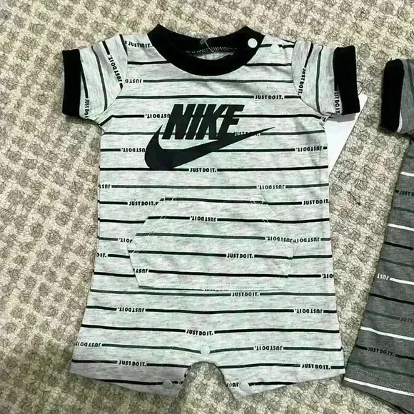 Nike Baby Infant Shortfall Set of 2 (Heather Grey Newborn) - Picture 3 of 9